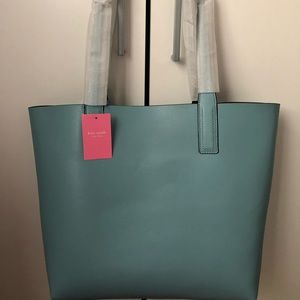 kate spade Bags - Kate Spade Reversible Tote Bag kate spade Bags - Kate Spade Reversible Tote Bag